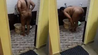 Tamil Married Woman Bathing Completely Naked Caught On Camera