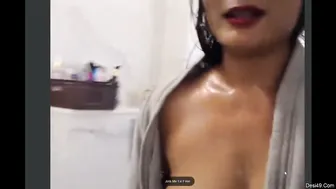 Indian Cam Girl Fingering Her Pussy Live While Bathing Naked