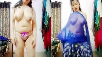 Sexy GF Shaking Her Big Boobs While Dancing Topless