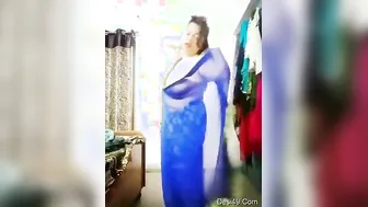 Sexy GF Shaking Her Big Boobs While Dancing Topless