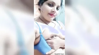 Bhabhi Pulling Shirt Up Flashing Her Big Natural Tits At Home