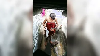 GF Getting Dressed Slowly After Hot Shower Caught On Cam