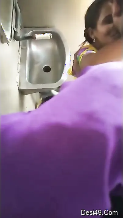 Train Toilet Sex Secretly Filmed While Couple Fucks During Journey