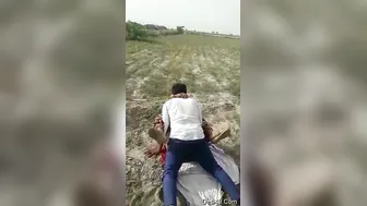 Young Stud Fucking Horny Bhabhi Outdoors Near Railway Tracks