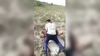 Young Stud Fucking Horny Bhabhi Outdoors Near Railway Tracks