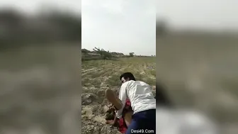 Young Stud Fucking Horny Bhabhi Outdoors Near Railway Tracks