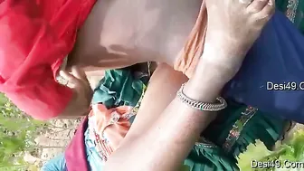 Bhabhi Spreading Wide For Young Guy Pounding Her Outdoors Rough