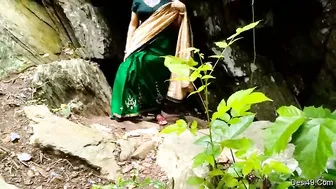 Village Aunty In Saree Getting Fucked Outdoors In The Woods