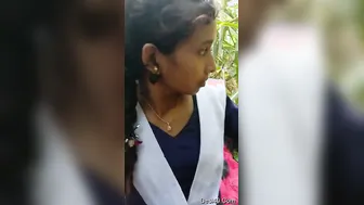 Beautiful Bihari Babe Having Outdoor Sex With Lover Moaning