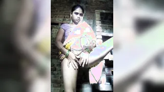 Horny Bhabi Spreading Legs Wide Fingering Her Wet Pussy Alone