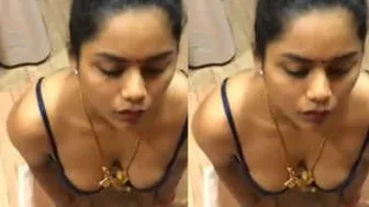 Indian Wife Giving Sloppy Blowjob To Her Man In New Leaked Clip