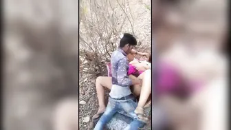 Sexy Randi Aunty Getting Drilled In Jungle Outdoor Hidden Spot