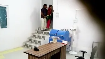 Married Woman Sneaking Around With Her Boss For Quick Sex