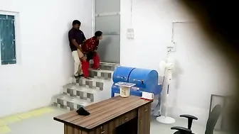 Married Woman Sneaking Around With Her Boss For Quick Sex