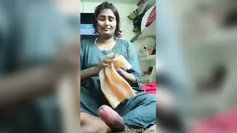 Indian Bhabhi Sucking And Getting Pounded In Bedroom Homemade