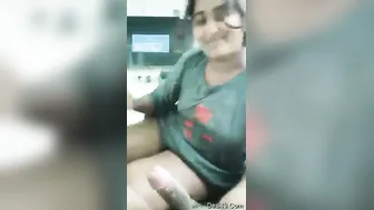 Indian Bhabhi Sucking And Getting Pounded In Bedroom Homemade