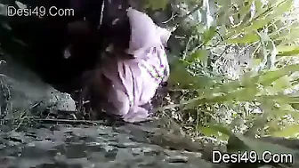 Bhabhi Fucking Her Secret Lover Outside When Hubby Is Away Working