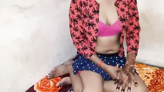 Young Girl Sneaking Around Fucking Quietly In The Hidden Room