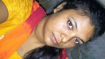 Chubby Bhabhi Showing Off Her Massive Tits During Home Sex