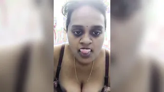 Curvy Aunty From Hyderabad Flashing Her Big Natural Melons
