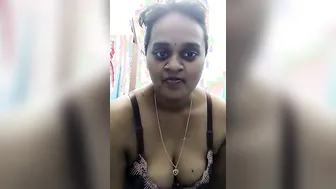Curvy Aunty From Hyderabad Flashing Her Big Natural Melons