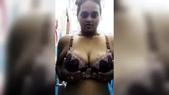 Curvy Aunty From Hyderabad Flashing Her Big Natural Melons