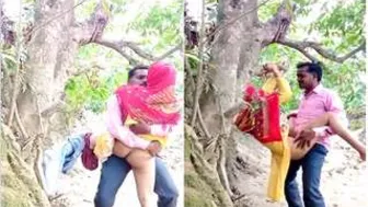 Village GF Fucking Outdoors Hidden From Everyone Else