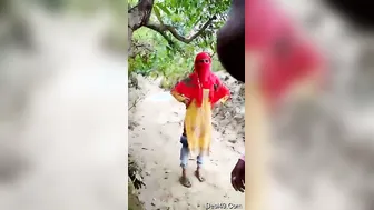 Village GF Fucking Outdoors Hidden From Everyone Else