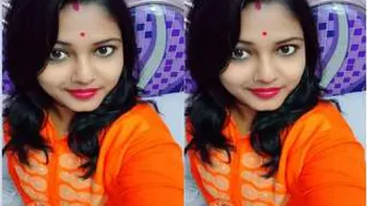 Curvy Indian Bhabhi Sucking And Riding Lover In Bedroom