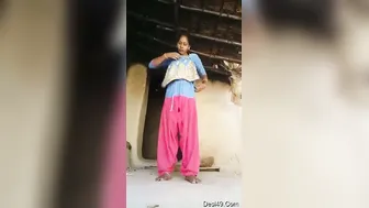 Village Bhabhi Filming Herself Fingering Wet Pussy Home Alone