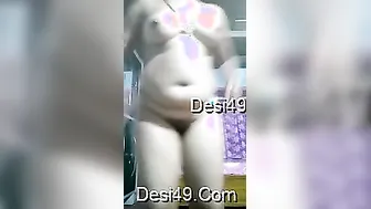 Village Bhabhi Strips Naked Recording Herself For Her Husband