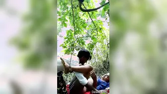 Village GF Getting Fucked Outdoors In The Open Fields