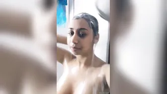 My Neighbor Bathing Naked Before Sucking Me Off In The Tub