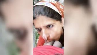 Village Bhabhi Giving Outdoor Pleasure In The Fields