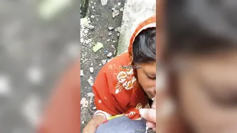 Village Bhabhi Giving Outdoor Pleasure In The Fields