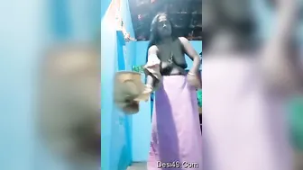 Tamil Housewife Bhabhi Flashing Her Big Tits And Wet Pussy