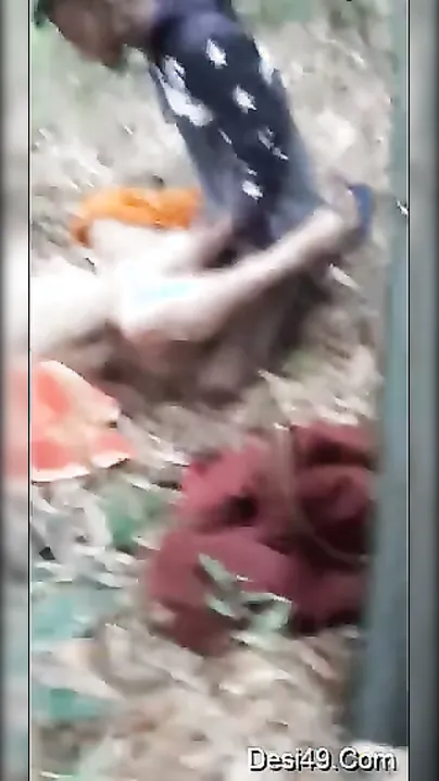 Village Whore Getting Railed Outdoors Behind The Fields