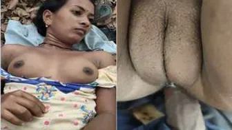 Desi GF Getting Fucked Outdoors Behind The Old Temple