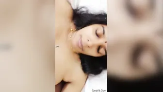 Sexy Bhabhi Wrapping Her Lips Around Husbands Hard Morning Wood