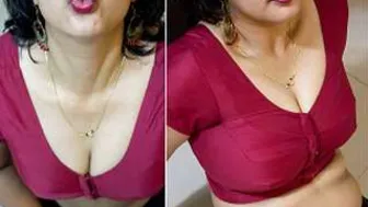 Telugu Bhabhi Giving Sloppy Blowjob Before Afternoon Session