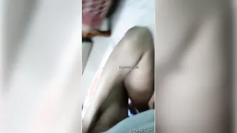 Married Bhabhi Screaming While Hubby Pounds Her Pussy Rough