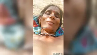 Mature Husband Fucking His Wife Outdoors In Their Backyard