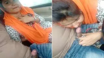 Gorgeous Desi GF Giving Me Sloppy Blowjob At Home