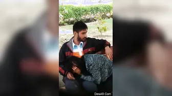 Pretty Desi Girl Giving Sloppy Blowjob In The Park After Dark