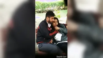 Pretty Desi Girl Giving Sloppy Blowjob In The Park After Dark