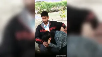 Pretty Desi Girl Giving Sloppy Blowjob In The Park After Dark
