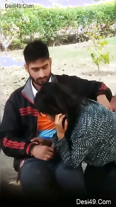 Pretty Desi Girl Giving Sloppy Blowjob In The Park After Dark