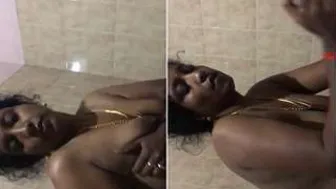 Tamil Call Girl Giving Handjob To Customer In Local Lodge