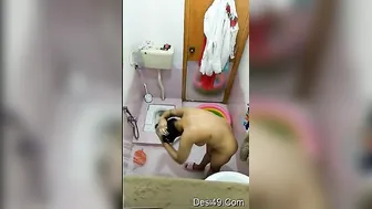 Young Indian Babe Caught Naked Bathing On Secret Hidden Camera