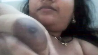 Sexy Malayali Bhabhi Flashing Her Massive Tits For The Camera